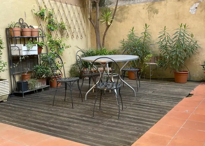 A Den For Two Roma